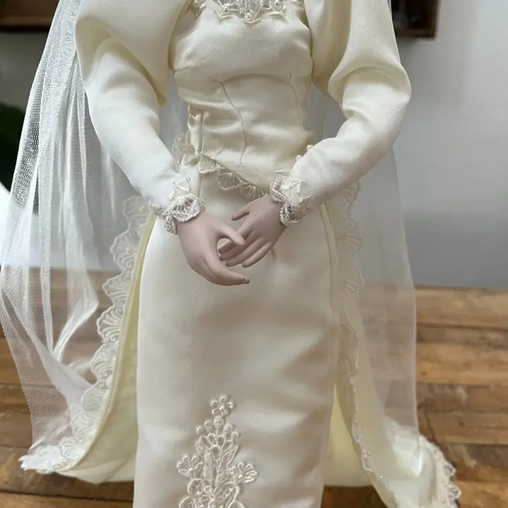 The Ashton-Drake Galleries Jennifer Porcelain Bride Doll Classic Brides 1994
